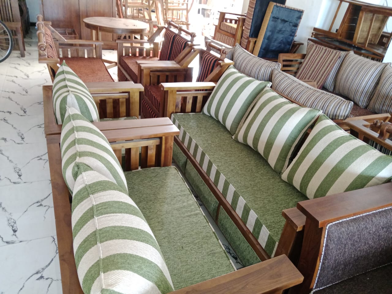 WhatsApp Image 2026-01-14 at 20.34.17 (1) thekka sofa 3/2/1 - Image 1